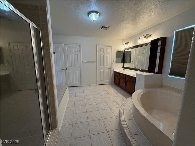Building Photo - 8224 Tivoli Cove Dr