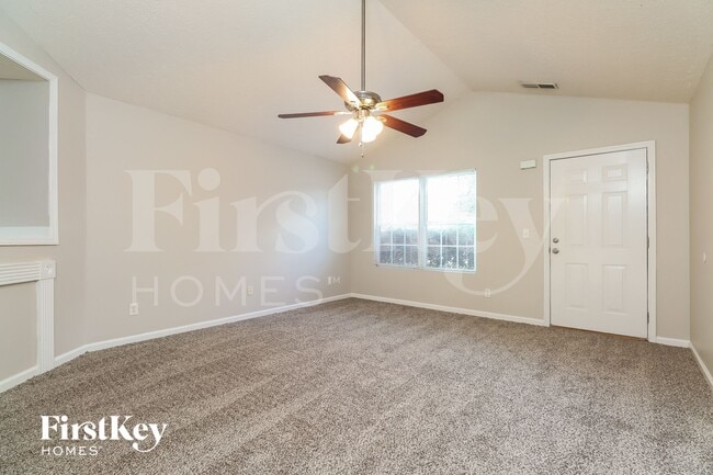 Building Photo - 213 Klinetop Dr