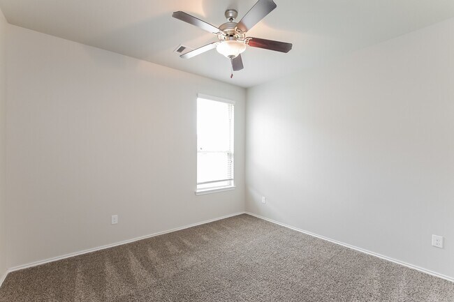 Building Photo - 4711 Creekside Hvn Trl