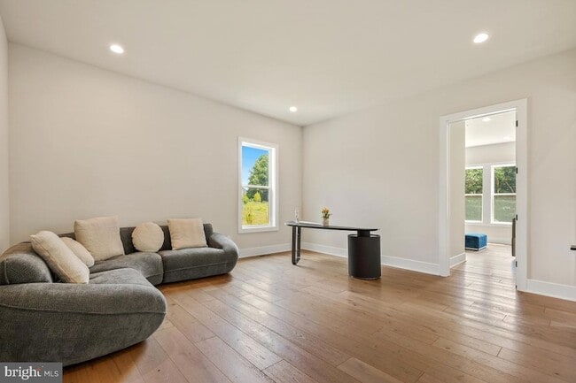 Building Photo - 12321 Potomac Hunt Rd