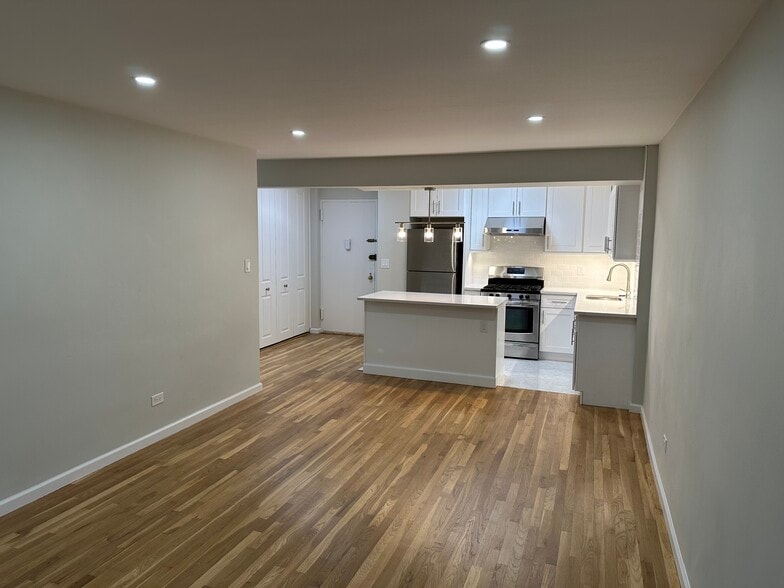 Building Photo - 3520 Leverich