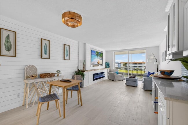 Building Photo - 100 Paradise Harbour Blvd
