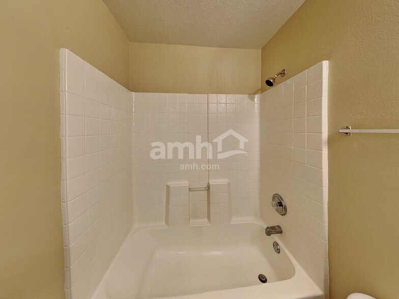 Building Photo - 14610 Rockledge Grove Ct