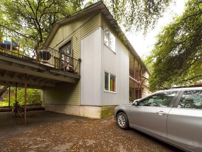 Building Photo - 915 Keith Ln