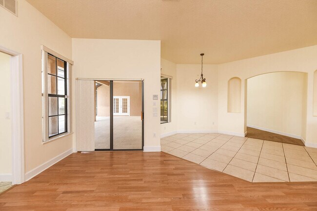 Building Photo - 4068 Gardenwood Cir