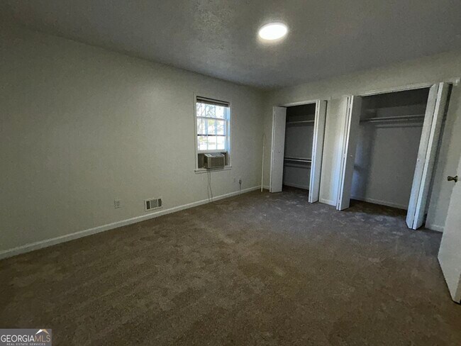 Building Photo - 155 Fay Dr