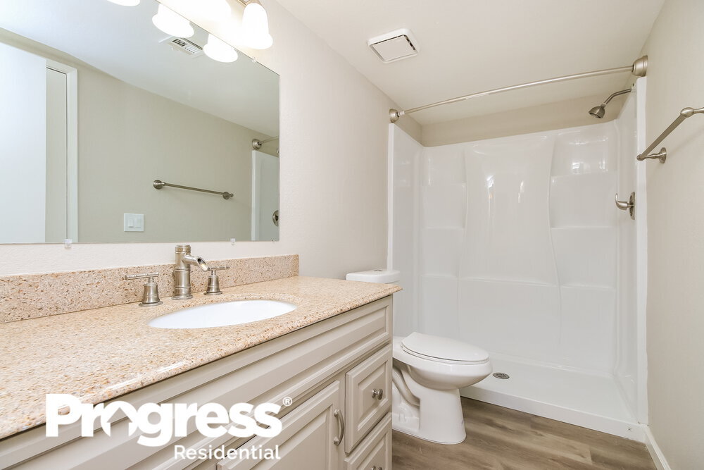 Building Photo - 1915 S 39th St