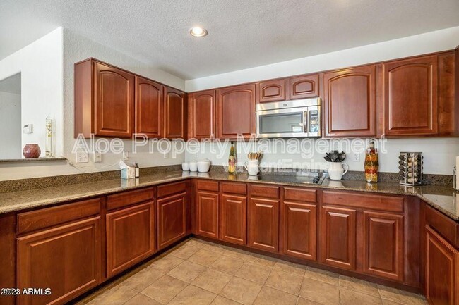 Primary Photo - 45697 W Starlight Dr