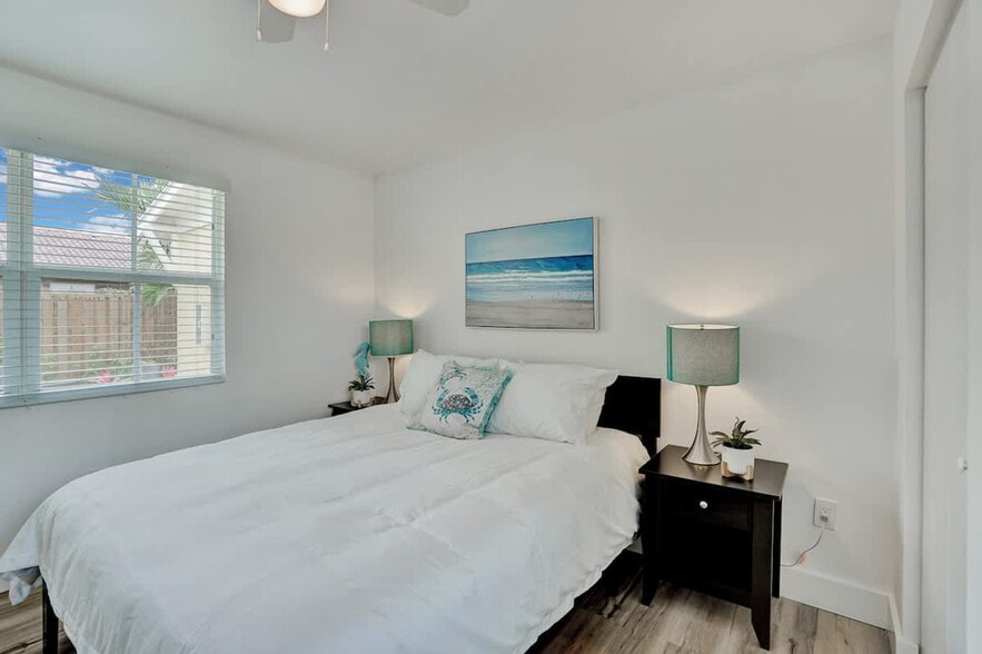 Building Photo - 3316 SE 4th St