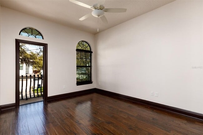 Building Photo - 3122 W Oakellar Ave