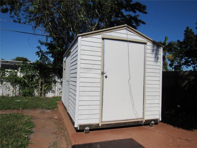 Building Photo - 7913 Ramona St