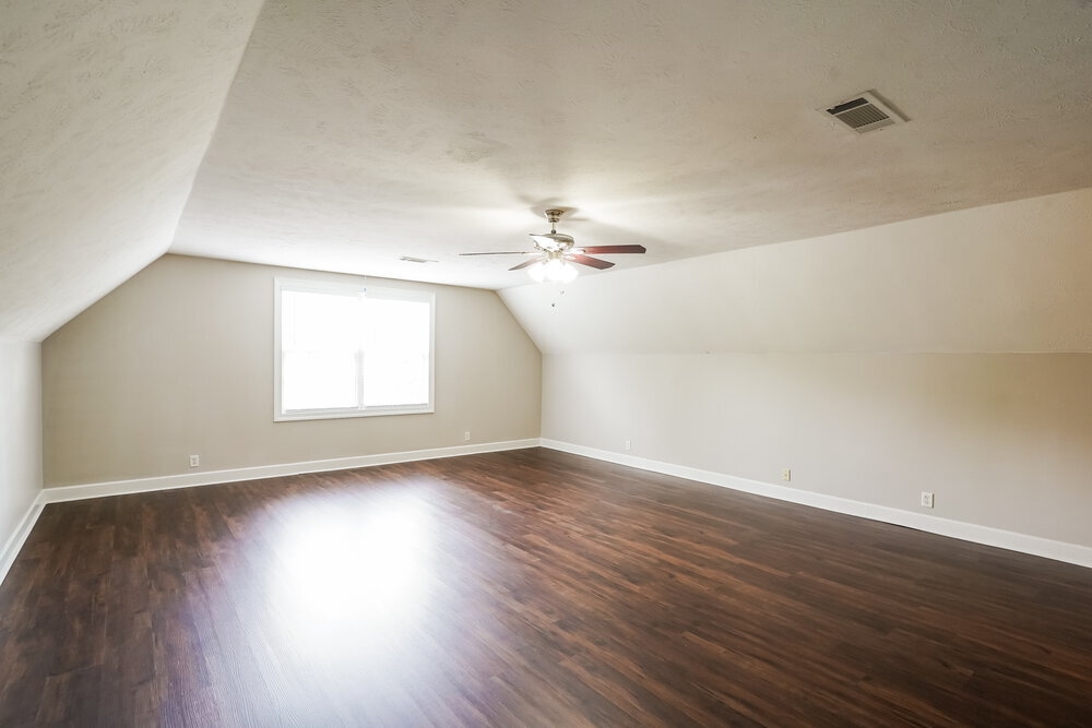 Building Photo - 1636 Bridgecrest Dr