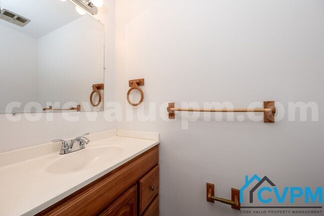 Building Photo - 1250 Stonewood Ct