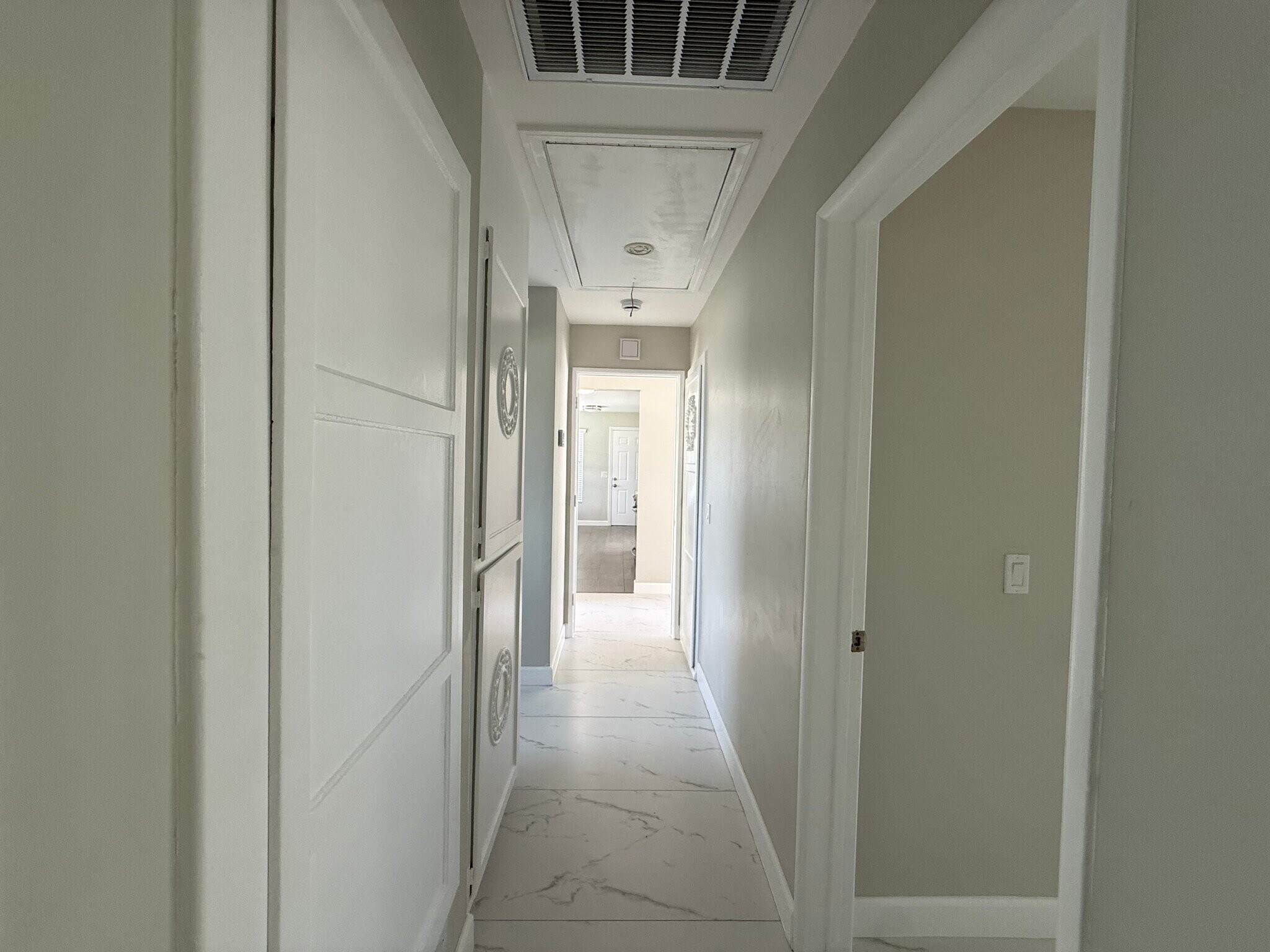 Building Photo - 11092 S Dallas Dr