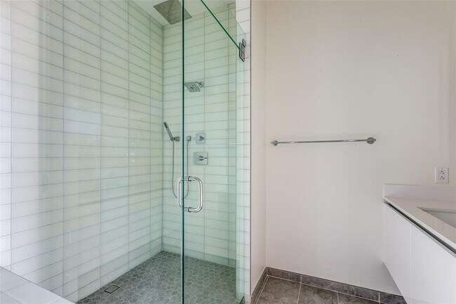 Building Photo - 123 Lexington Ave