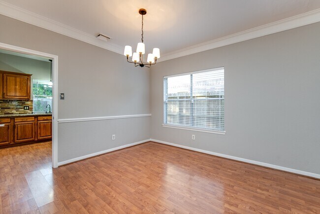 Building Photo - 2710 Double Lake Dr