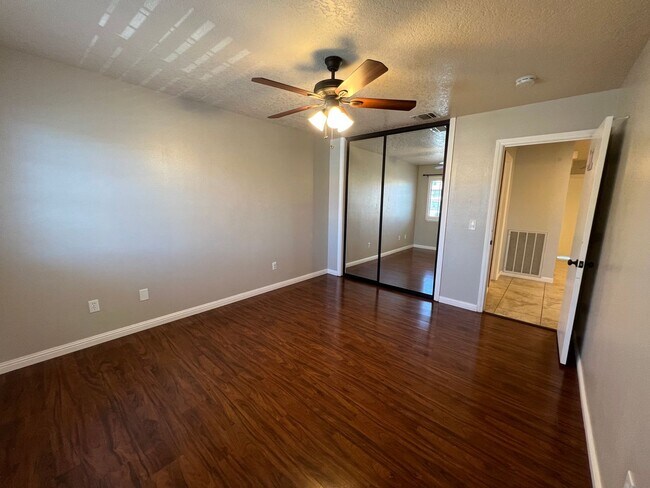 Building Photo - Spring Valley Lake Home