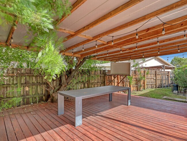 Building Photo - 9596 Richmond Cir