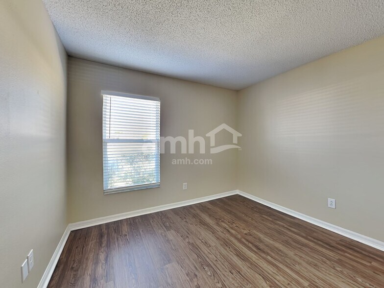 Building Photo - 12517 Midpointe Dr