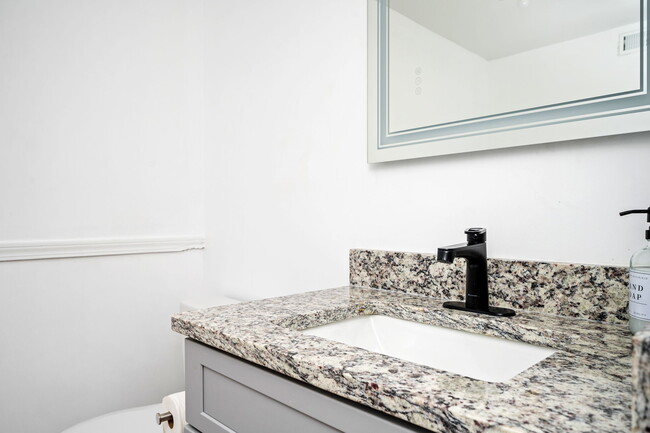 Building Photo - 3092 Destin Cir