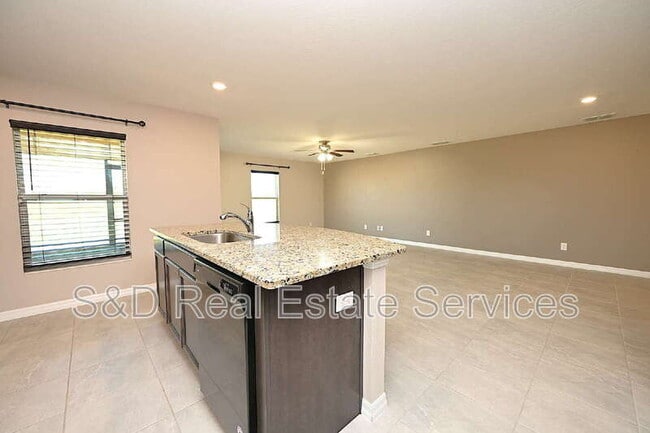 Building Photo - 1563 Swan Lake Cir