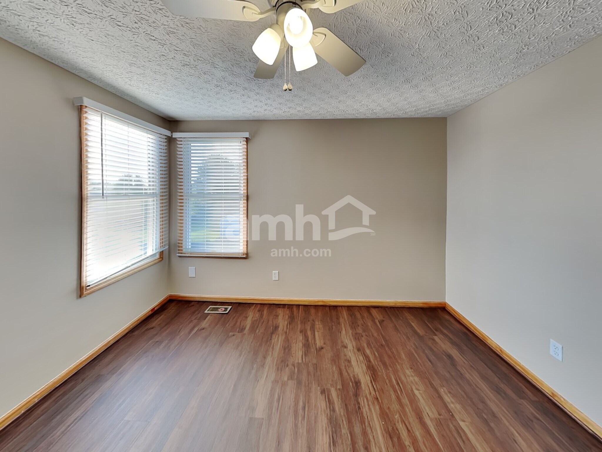 Building Photo - 2403 Hutcheson Ct