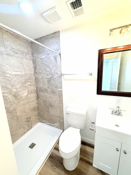 Building Photo - 2641 FL-73