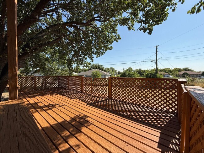 Building Photo - 2308 Ridglea Ct
