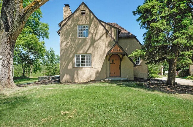 Primary Photo - 2065 Chalmers Dr