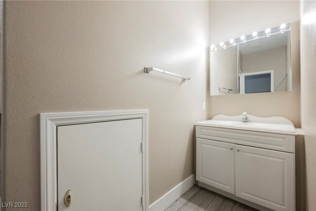 Building Photo - 138 Cam Capri