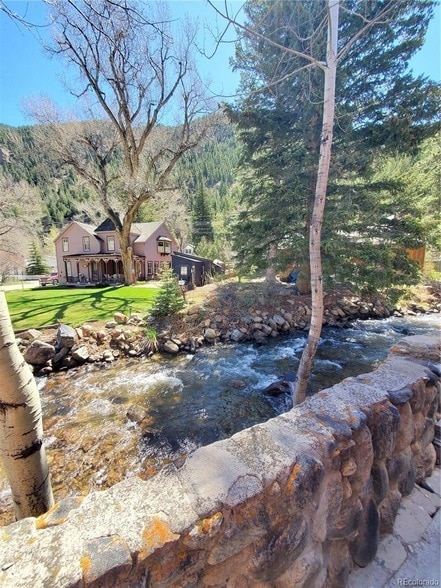 Building Photo - 708 Griffith St