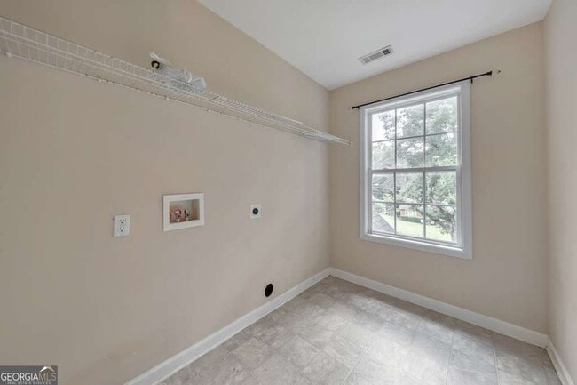 Building Photo - 1086 South Gordon Rd SW