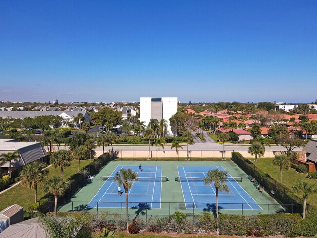 Building Photo - 1605 S US Hwy 1