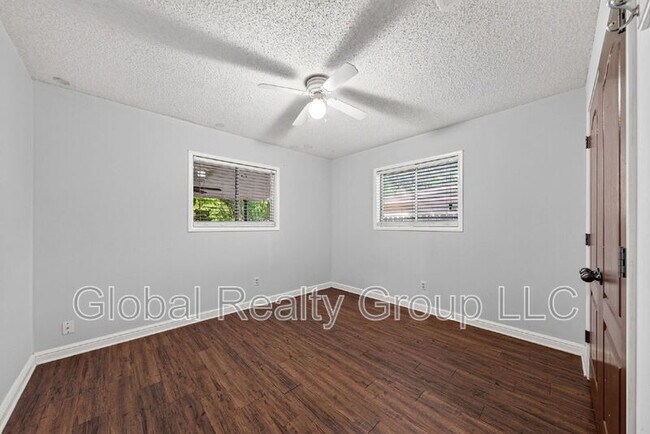 Building Photo - 138 Bobolink Dr