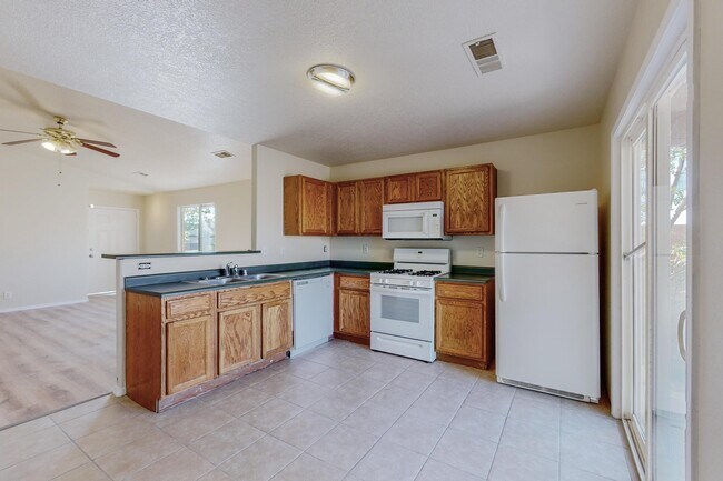 Building Photo - 3473 Martin Meadows Dr NE