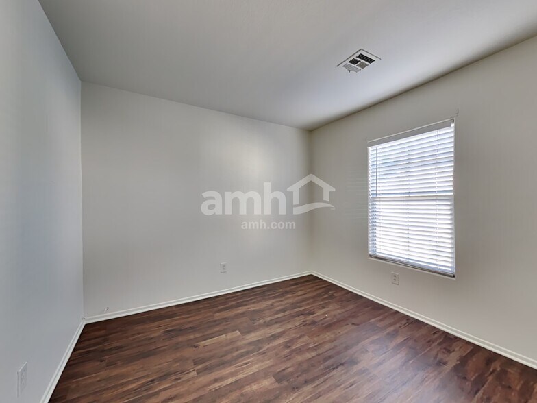 Building Photo - 1139 Black Cherry St