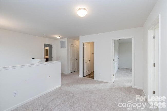 Building Photo - 824 Yorkshire Dr