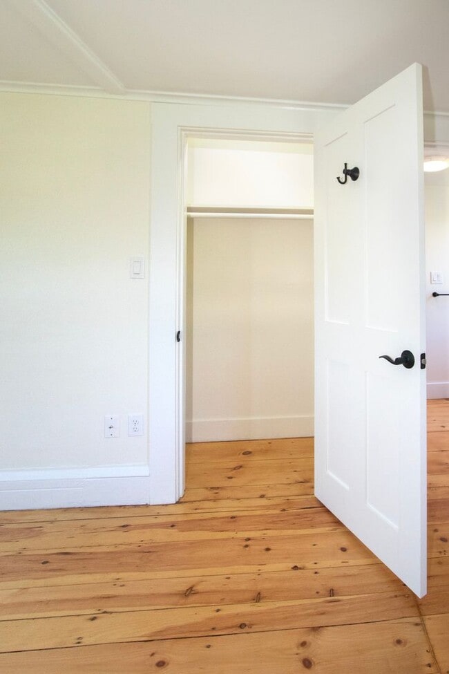 Building Photo - Amazing, Rarely Available Farmhouse with Carriage House and Garage