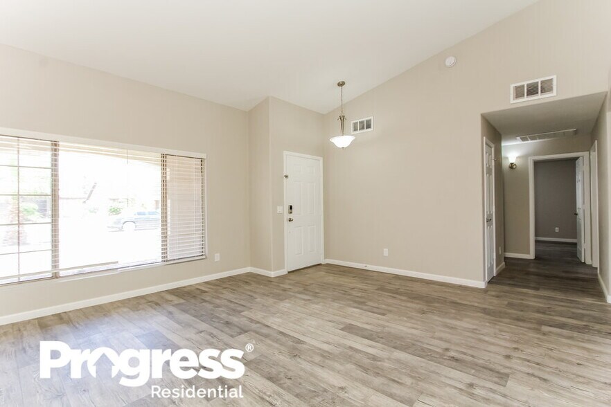 Building Photo - 6615 W Caribbean Ln