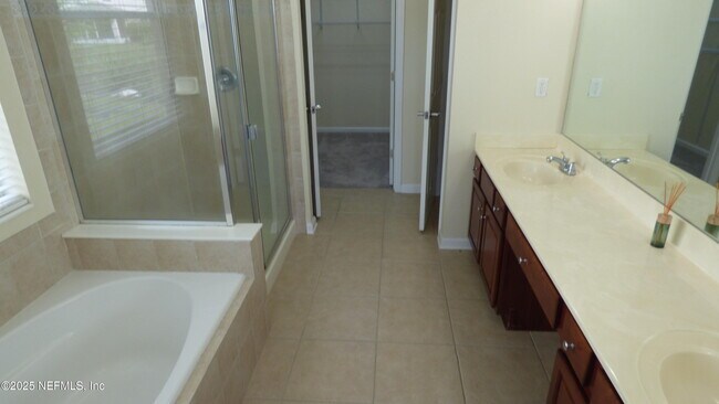 Building Photo - 3854 Silverpoint Ln