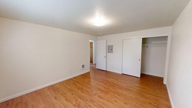 Building Photo - 618 NE 93rd Ave
