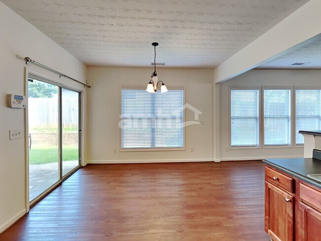 Building Photo - 127 Oleander Way