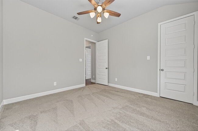 Building Photo - 15330 Legacy Pk Wy