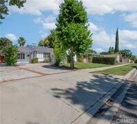 Building Photo - 6535 Comanche Ave