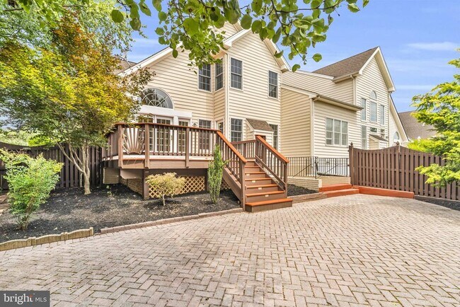 Building Photo - 42985 Pascale Terrace