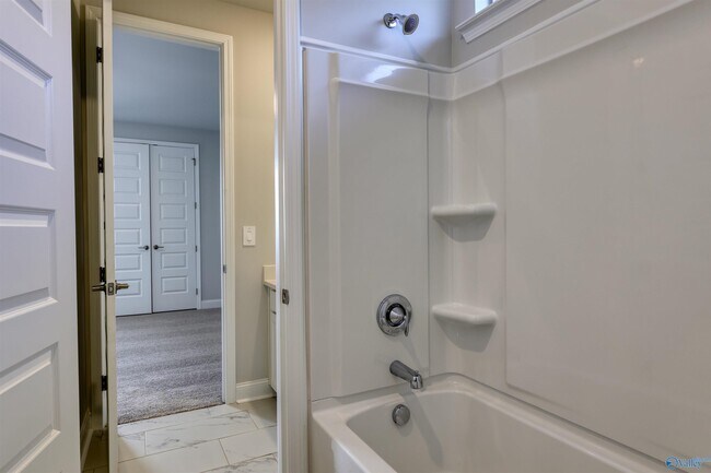 Building Photo - 188 Clift Crk Dr