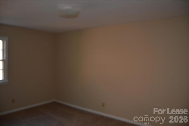 Building Photo - 221 Kelly St