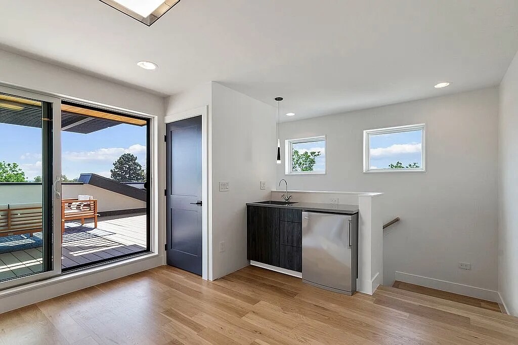 Third bedroom wet bar - 963 Tennyson St