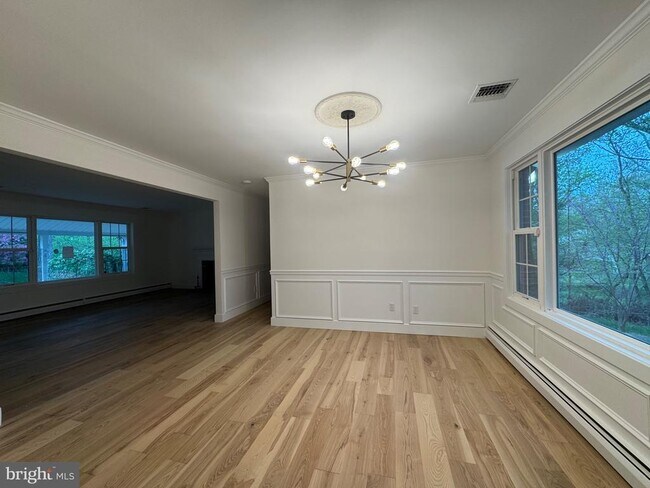 Building Photo - 473 LINVILLE Rd