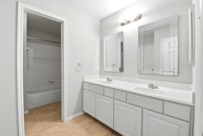 Building Photo - 1107 Northgate Springs Dr